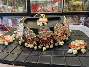 Elegant Kundan Jewelry Set