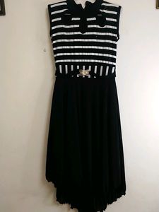 Chic Black &amp; White Striped Dress