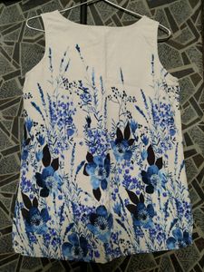 Floral Print Sleeveless Top