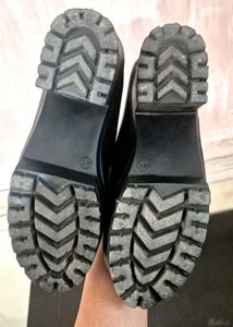 Chic Black Chunky Heel Loafers