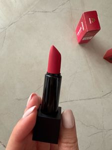 Nykaa Ultra Matte Lipstick Madhu color