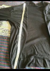 Chic Black Cropped Cardigan