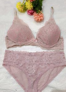 Lace Bra and Panty Set