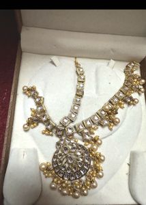 Exquisite Kundan manthapatti Maang Tikka