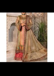 Pakistani Hania Amir Suit