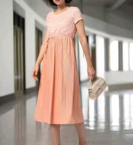 Elegant Pink Lace Pleated Dress