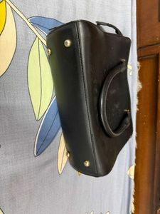 Chic Black Textured Handbag