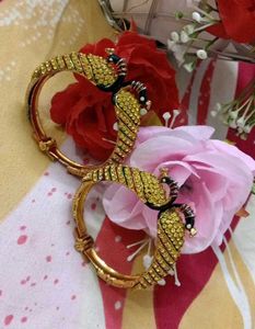 🎀Exquisite Peacock Bangle Bracelet