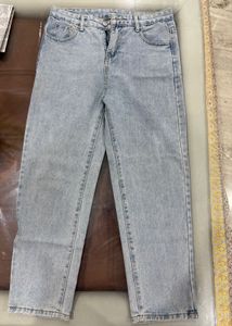 Light Wash Relaxed Fit Jeans