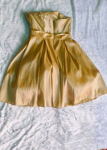 Elegant Gold Strapless Party Dress