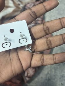 Elegant Flower Design Earrings