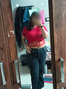 Stylish Women's redish maroon crop top
