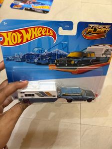 Hot Wheels Track Fleet Bundle(blister damage) of 2