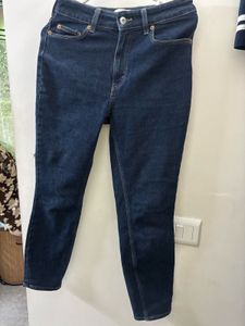 H&amp;M Classic Dark Wash Skinny Jeans