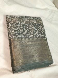 Elegant Batik Print Saree GREY AND PINK