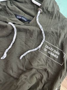 CROP T-SHIRT WITH HOODIE✨
