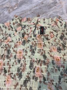 Chic Floral Smocked Top