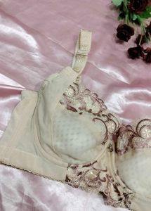 Elegant Lace Trim Bra