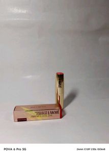 Lakme Powerplay Priming Matte Lipstick