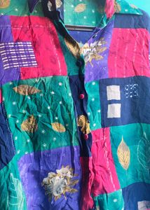 ye shirt bilkul new jaisi2-3 br use h bss (M)