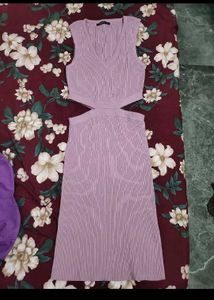 Ribbed Cut-out Dress with bow golden earings