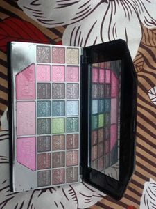 Multi-Color Eyeshadow Palette