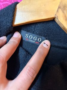 Stylish Black Fleece Sweatshirt