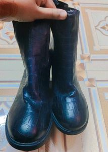 (Adorly)Stylish Croc Embossed Heeled Boots