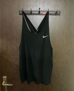 Nike Sporty Athletic Gym Top