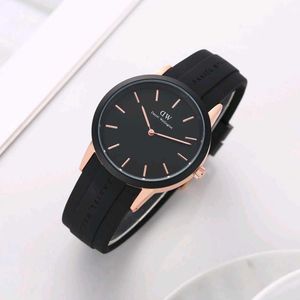 DW PREMIUM QUALITY LADIES WATCH AT SALE