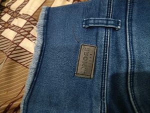 Stylish High-Waisted Blue Denim Jeans