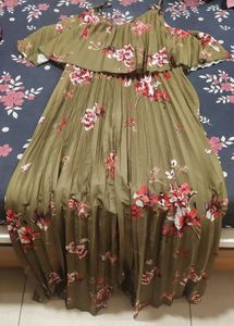 Green Floral Off-Shoulder Pleated Dress