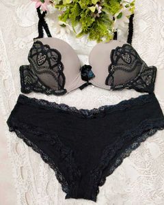 Lace Detail Bra with beautiful brief 👍