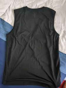 Men's Black Sleeveless Athletic T-Shirt Size 42