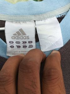 ADIDAS T-shirt
