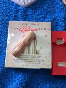 Charlotte Tilbury Lipstick - shade hollywood vixen