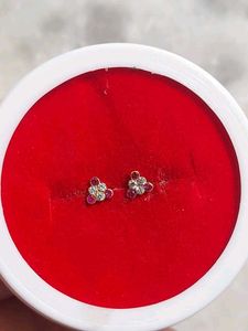 Sparkling Stud Earrings gold 18crt