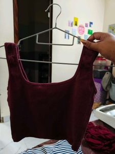 crop top maroon