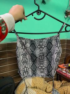 Trendy Snake Print Crop Top