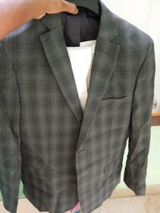 Men's Grey Checkered Blazer