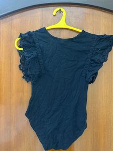 Chic Black Ruffled Sleeve Bodysuit