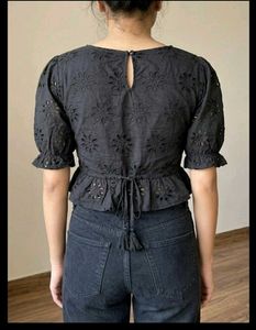 Chic Black Broderie Anglaise Crop Top