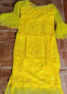 yellow kurta seta with dupatta