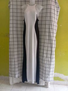 Chic Black &amp; White Maxi Dress