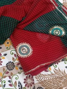 Elegant Geometric Print Saree