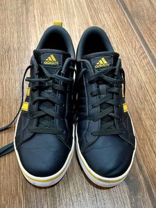 Adidas Sneaker