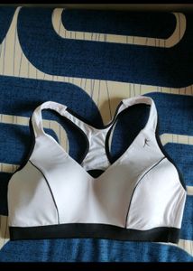 It's Full Coverage Deep Neck Bra