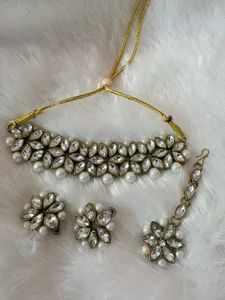 Stunning Kundan & Pearl Jewellery Set