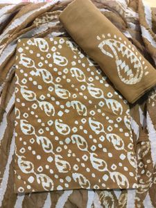 Stylish Green Batik Print suit