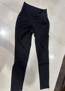 KRAUS High-Waisted Black Skinny Jeans